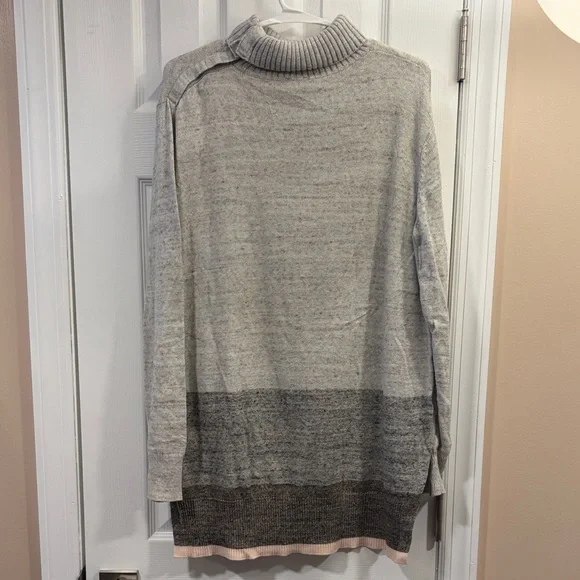 GAP Ribbed Knit Sweater in Gray - Picture 3 of 7